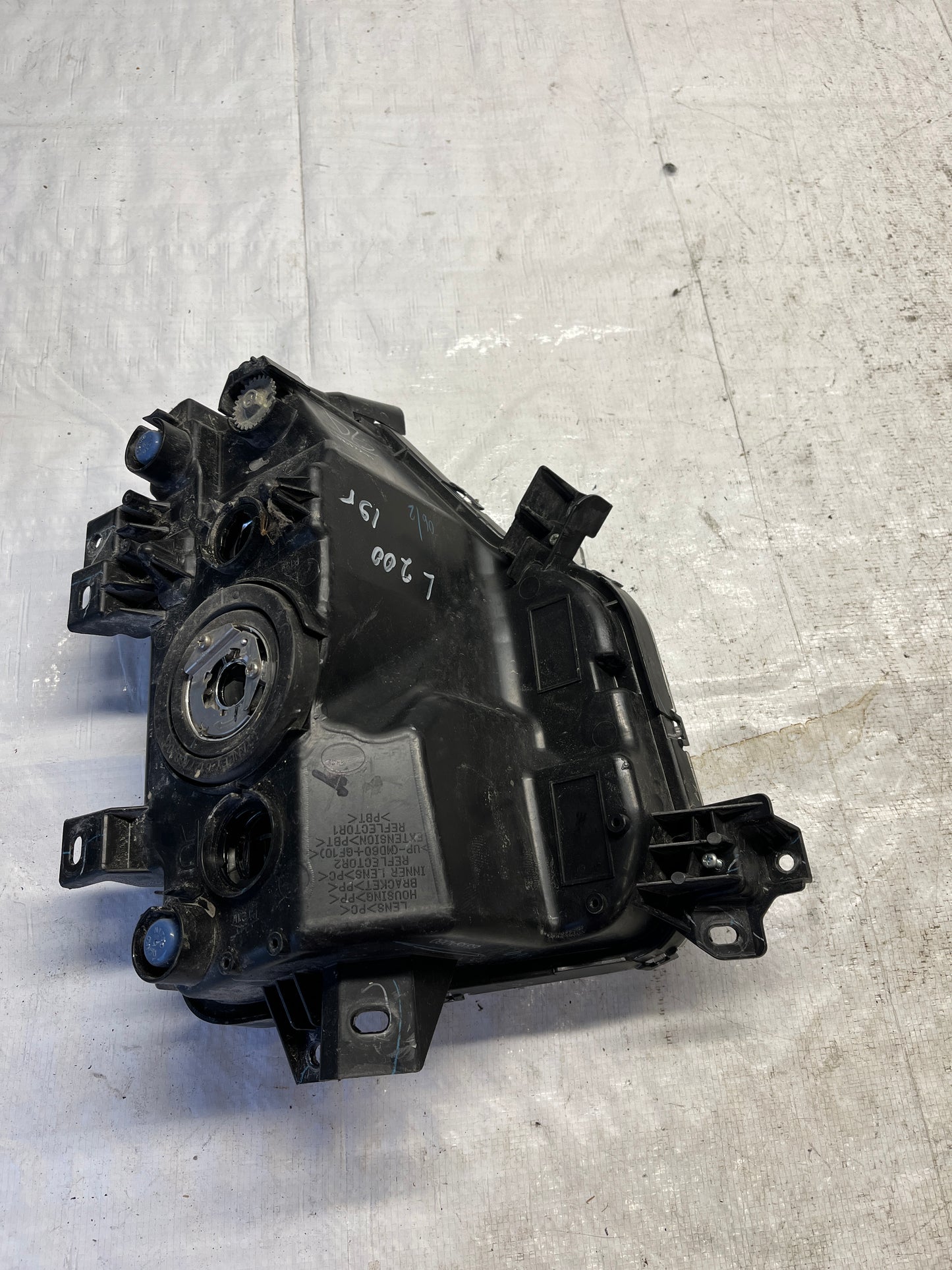 халоген Mitsubishi L200 2019-