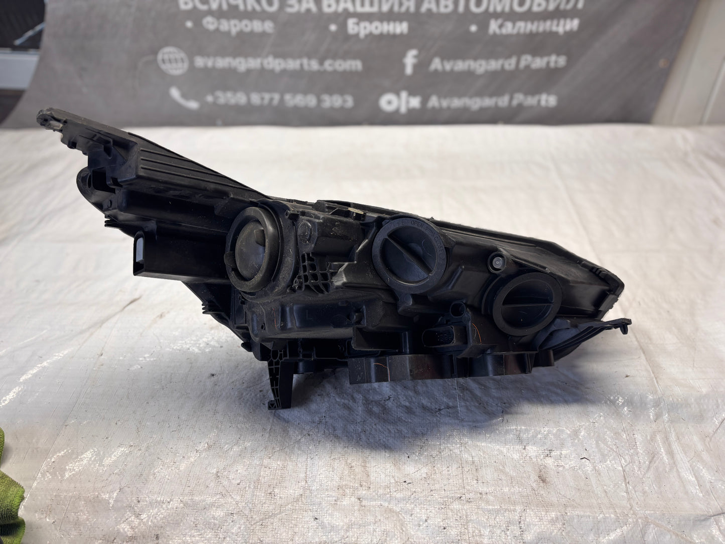 Преден ляв фар • Ford C-Max (2014–2019)