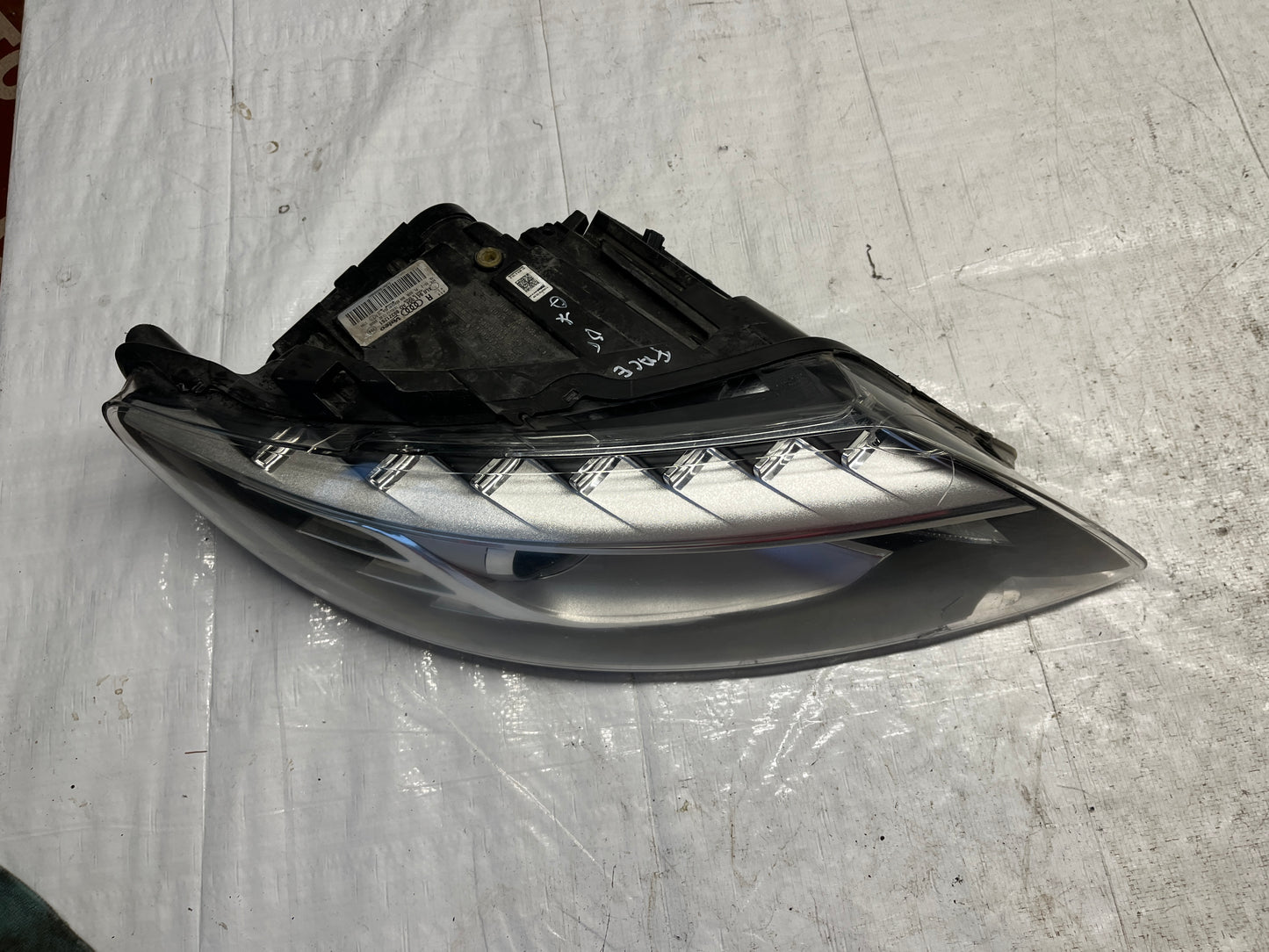 Фар Audi Q7 4l0 12-