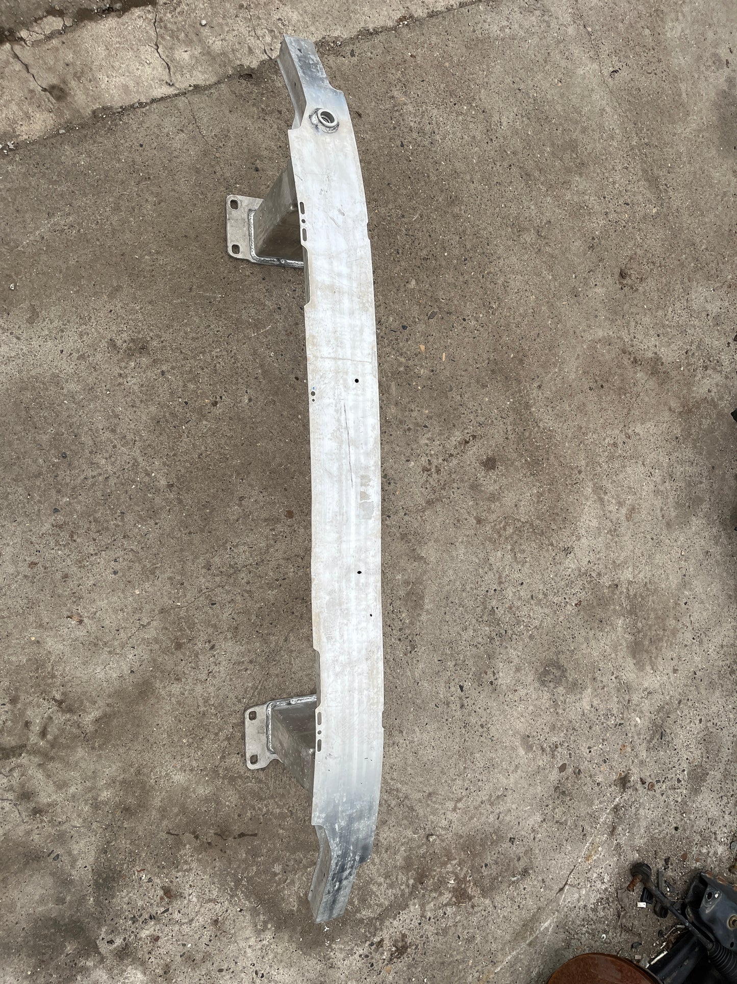 Греда Audi A6 c8