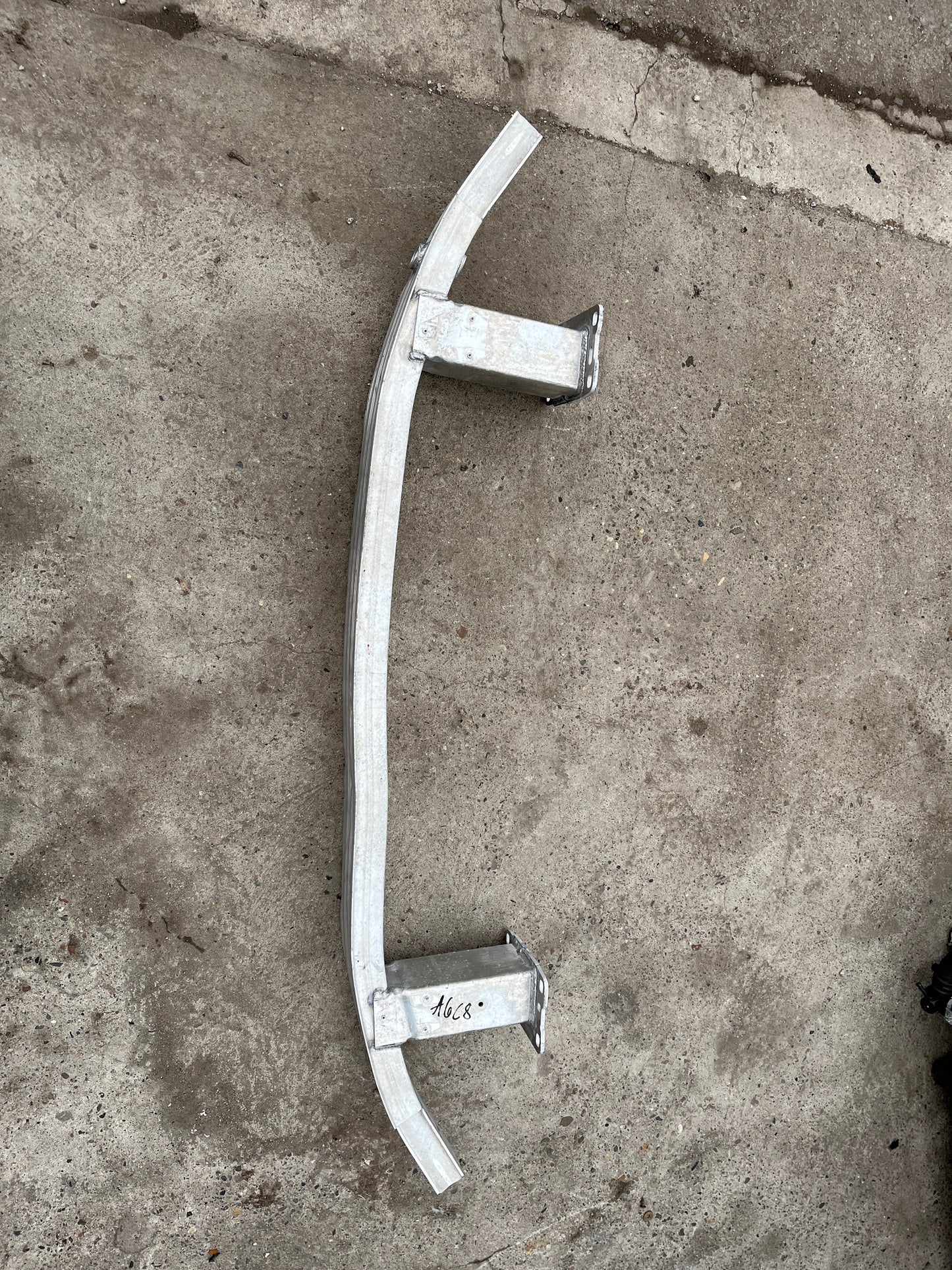 Греда Audi A6 c8