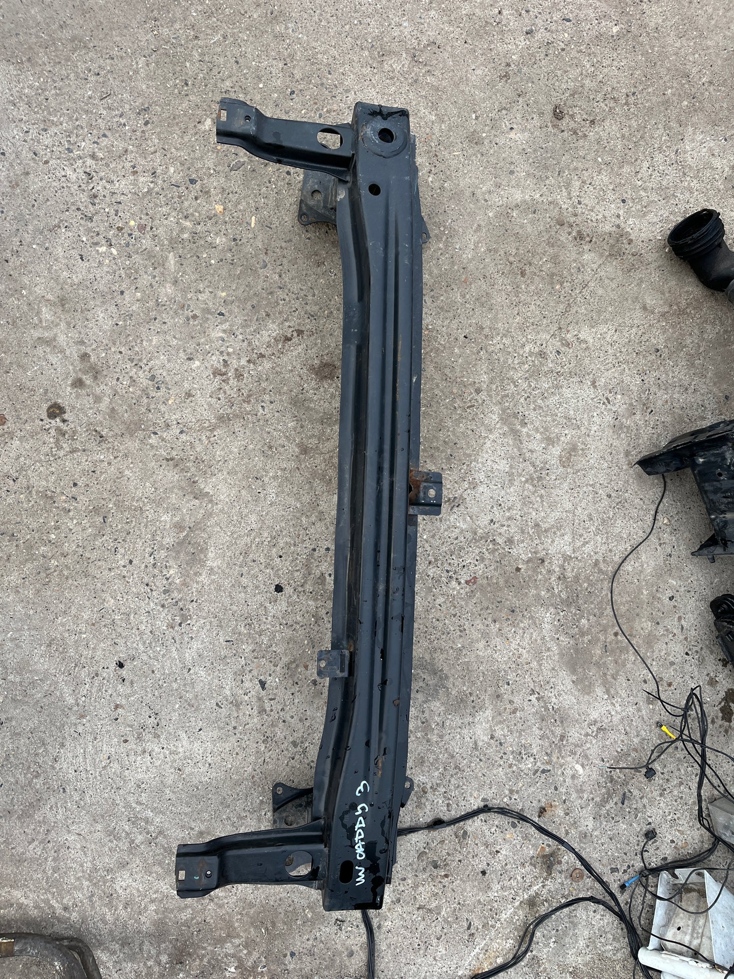 Греда Volkswagen Caddy 3 15-