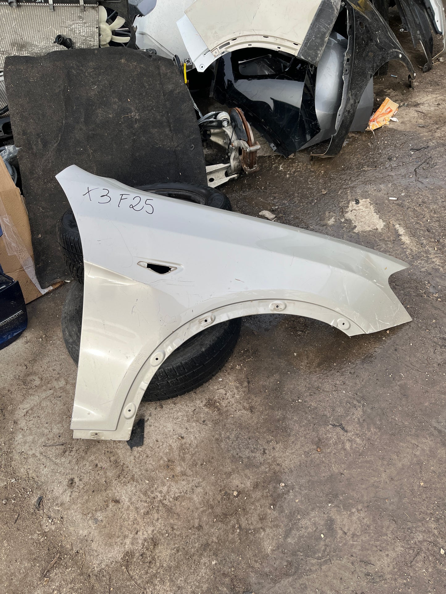 десен калник BMW X3 F25 (2011-2014)