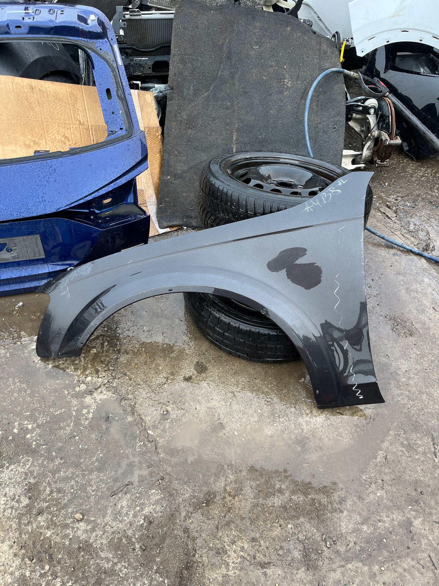 Ляв калник Audi A4 B8