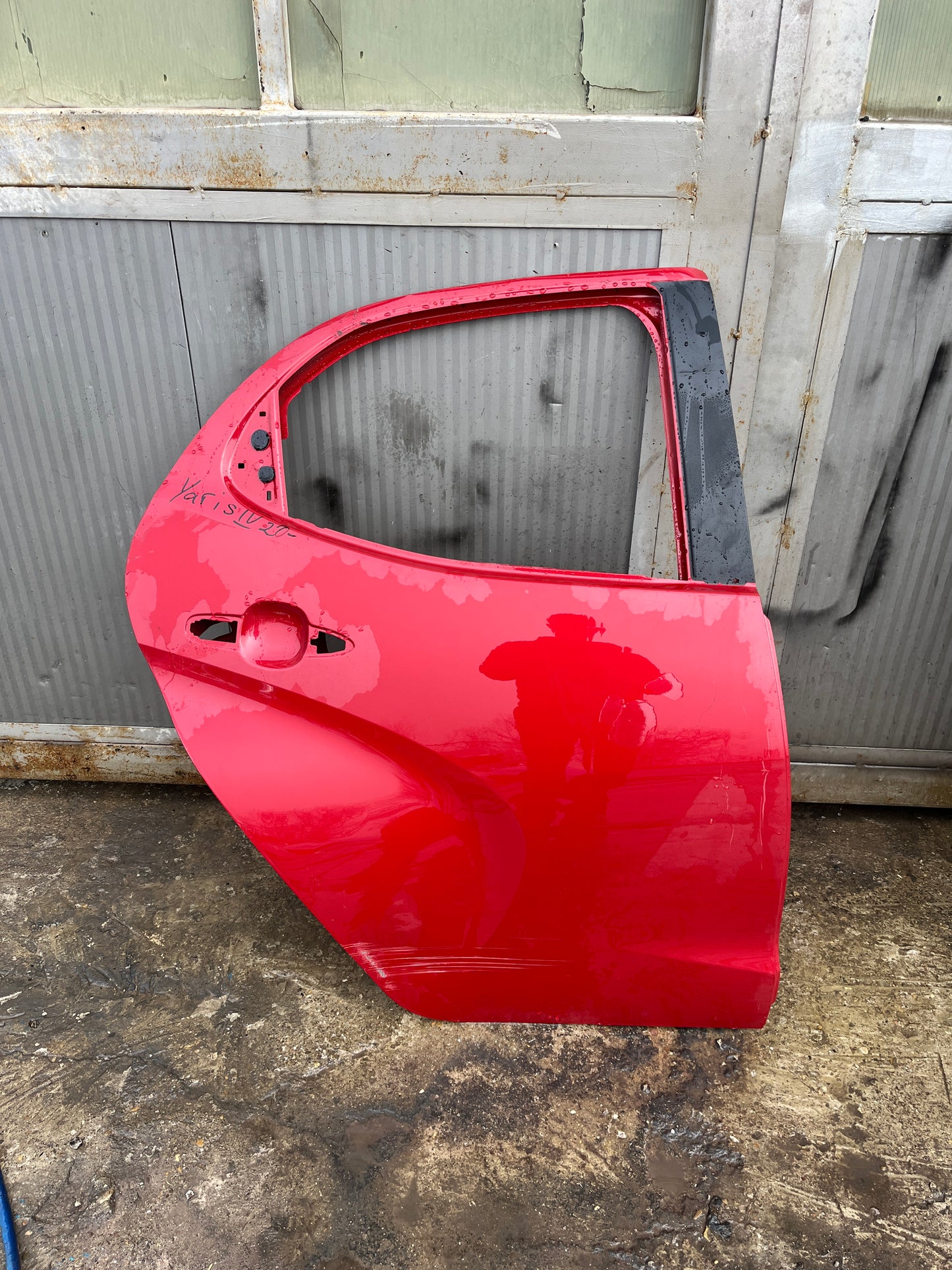 дясна врата за Toyota Yaris 4