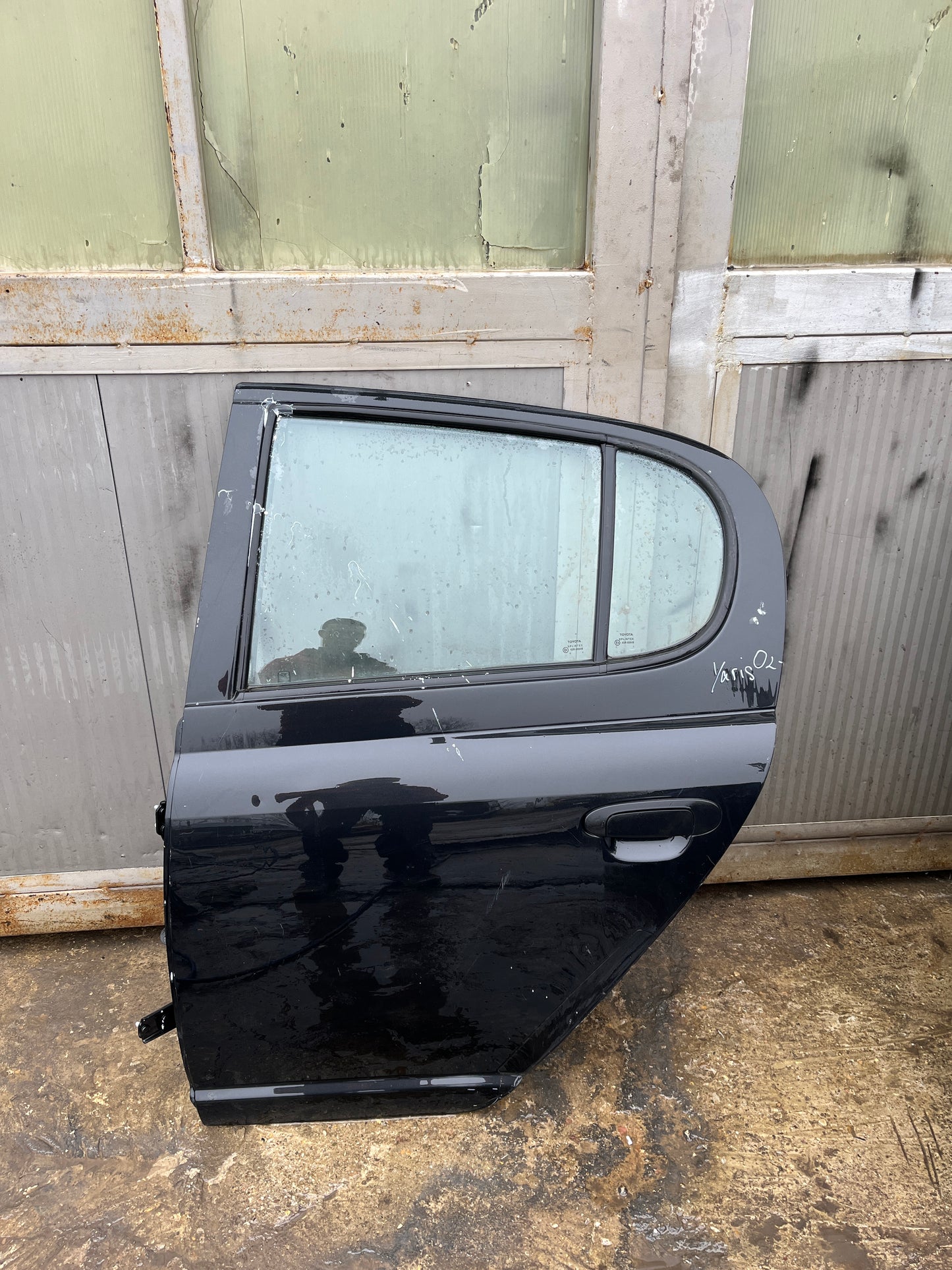 Врата Toyota Yaris 02-