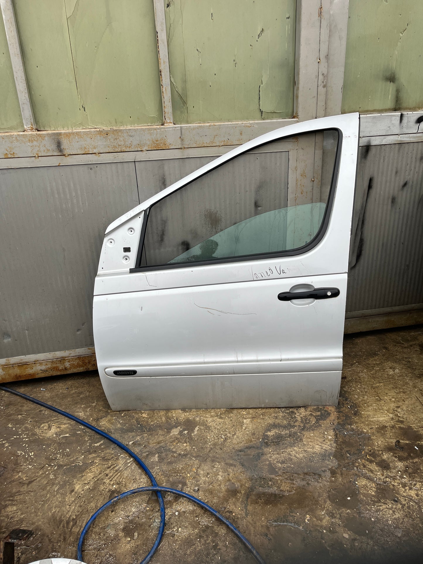 Врата Mercedes Vaneo