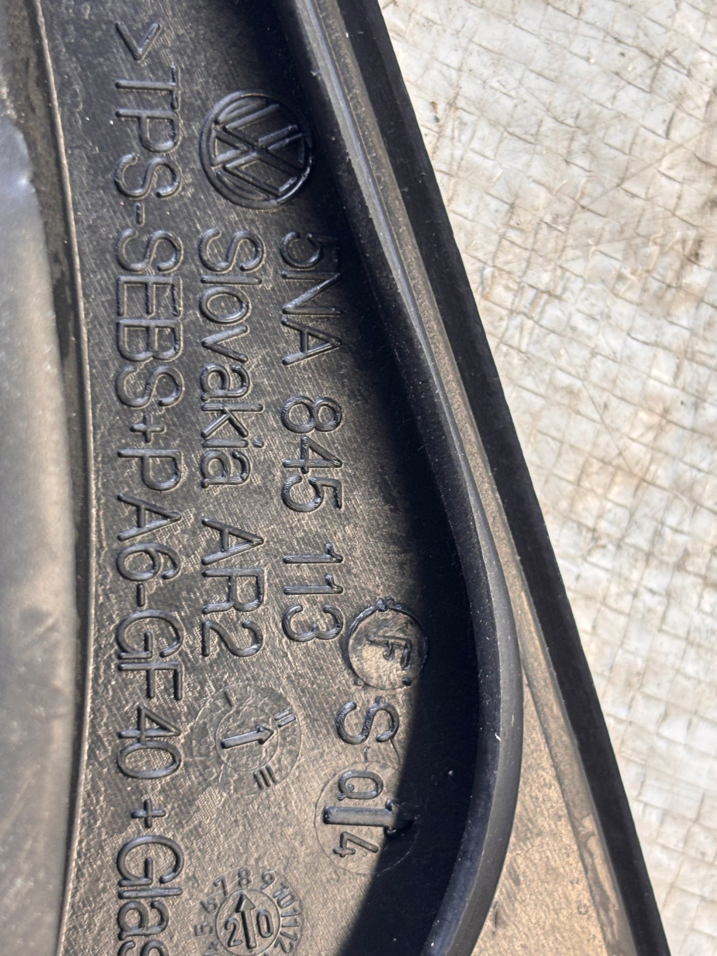 Стъкло триъгълно • VW Tiguan II (2016–2024)