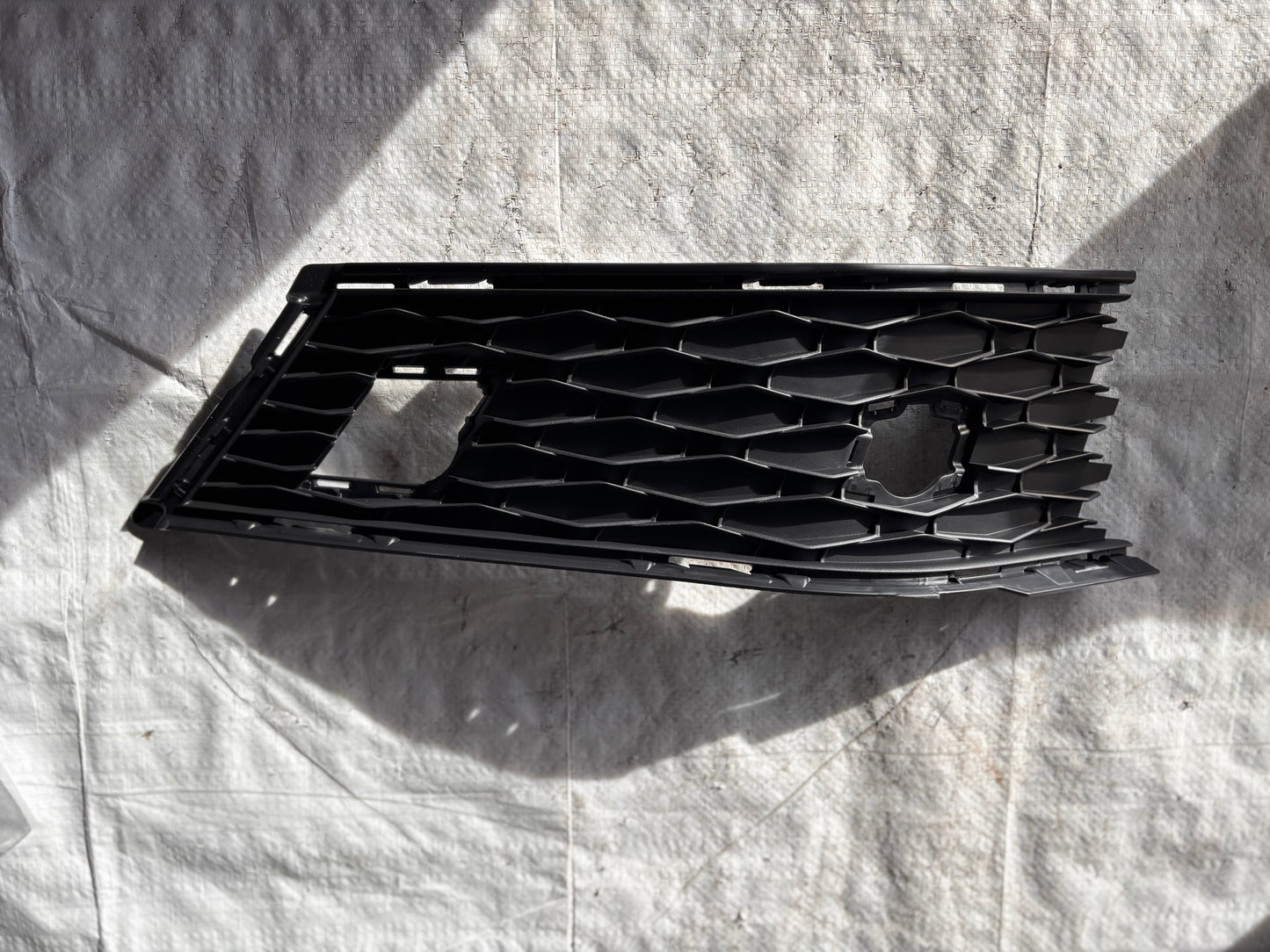 Решетка • Škoda Karoq (2021–2024)