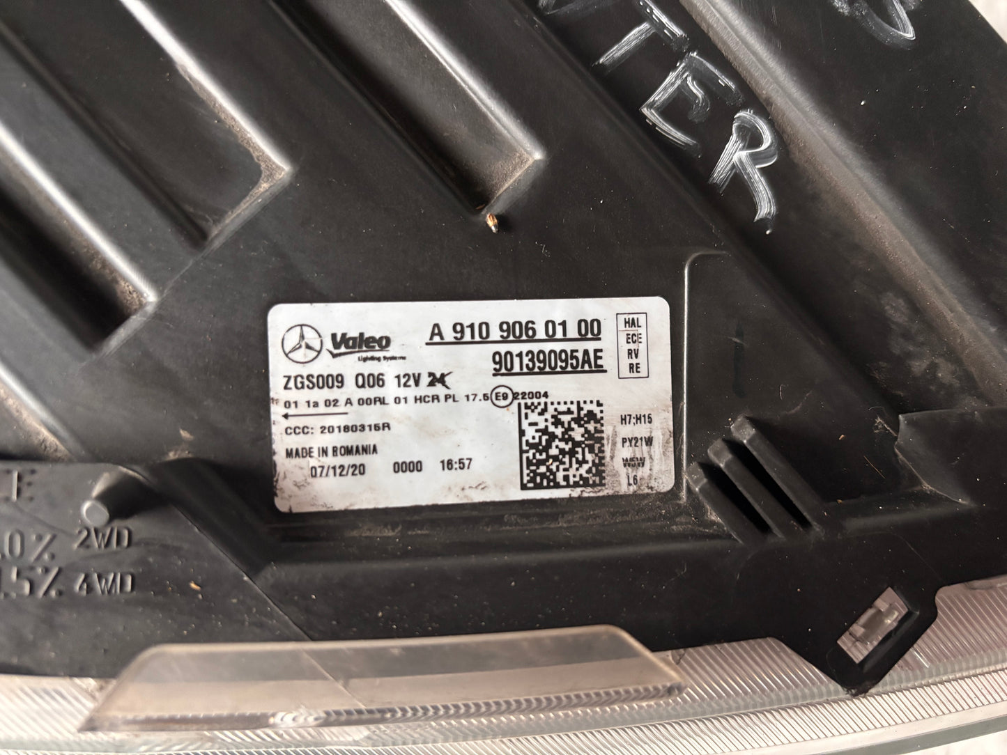 Фар (ляв) • Mercedes Sprinter W907/W910 (2018→)