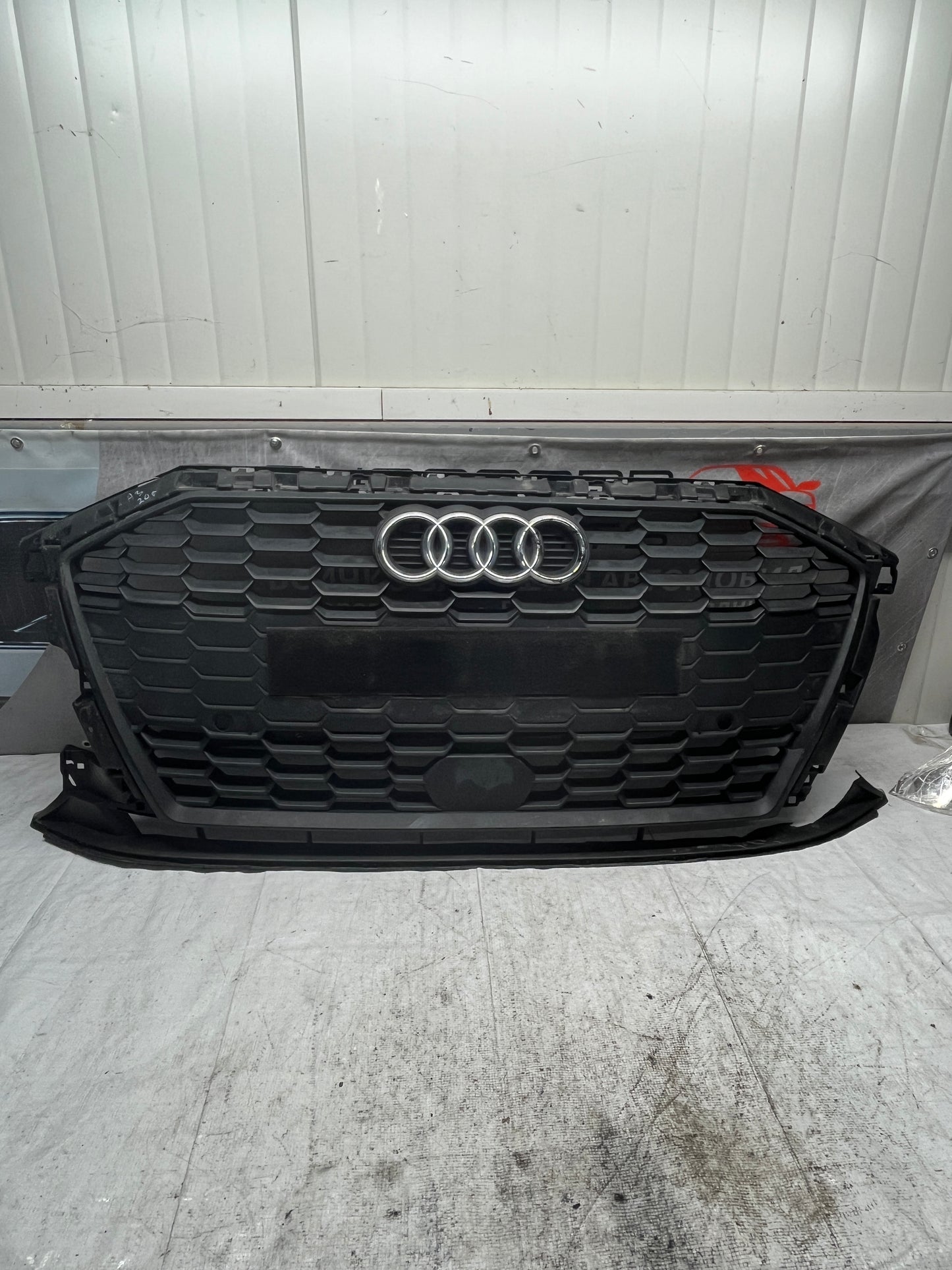 Решетка Audi A3 8Y S-Line 2020-