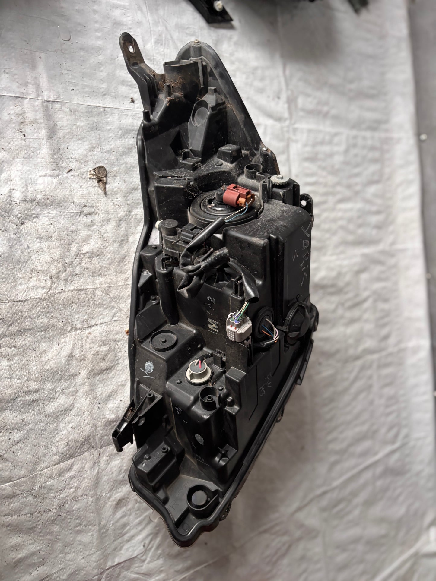 Комплект предни фарове • Toyota Yaris III (2014–2017)