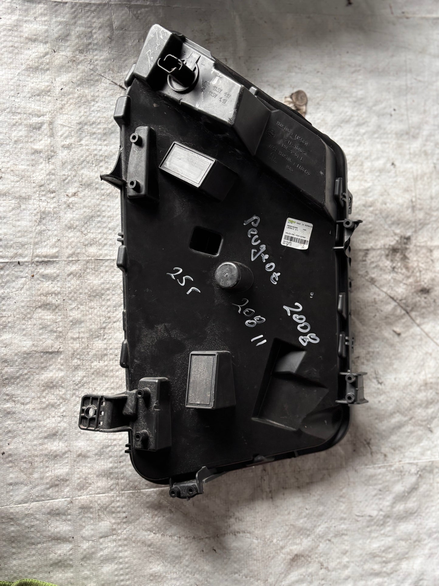 LED дневна светлина (DRL) • Peugeot 2008  23-