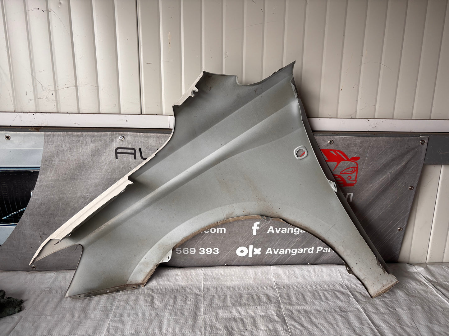 Преден десен калник • Volkswagen Caddy (2020– )