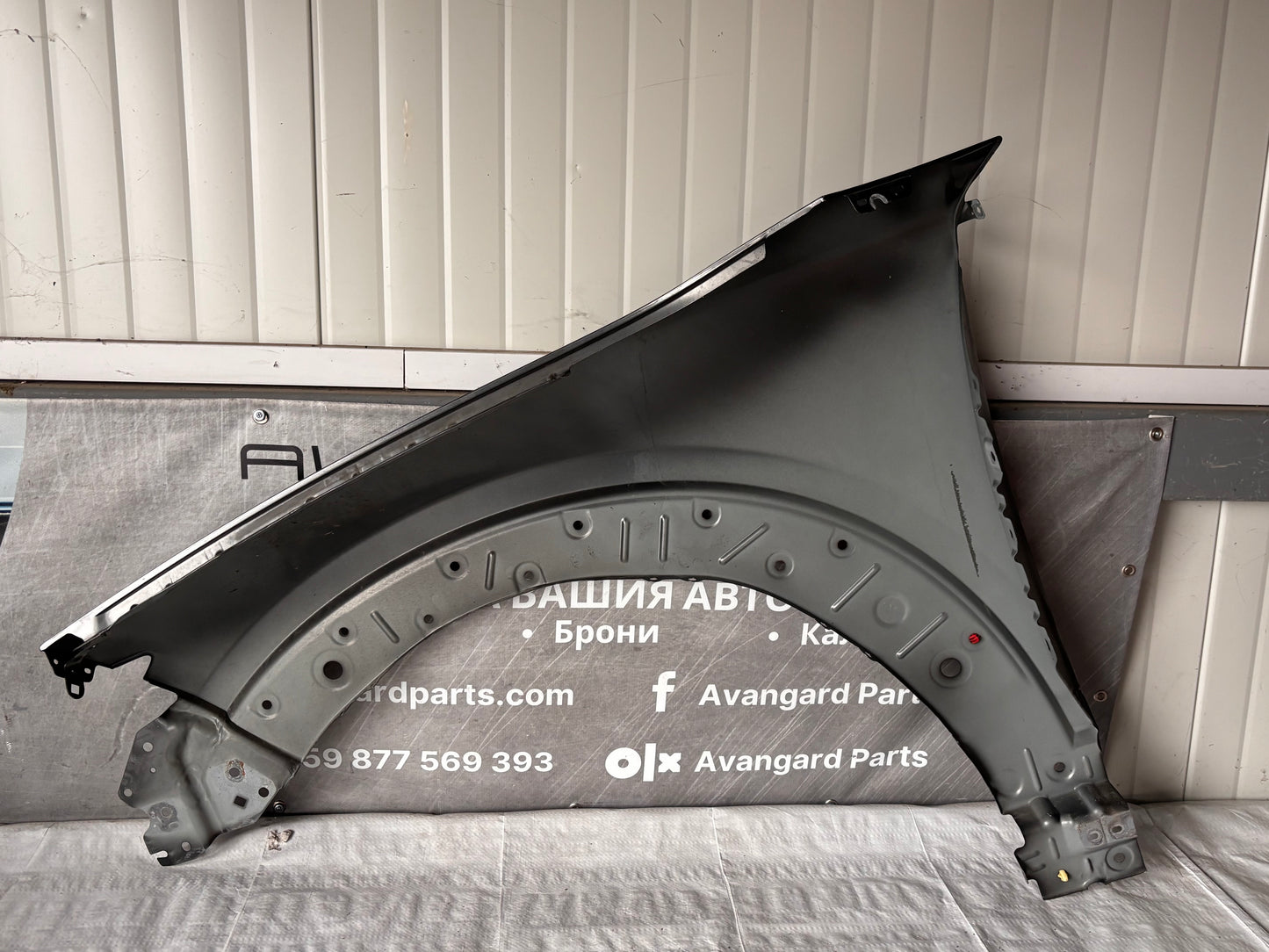 Преден десен калник • Mazda CX-30 (2017–2021)