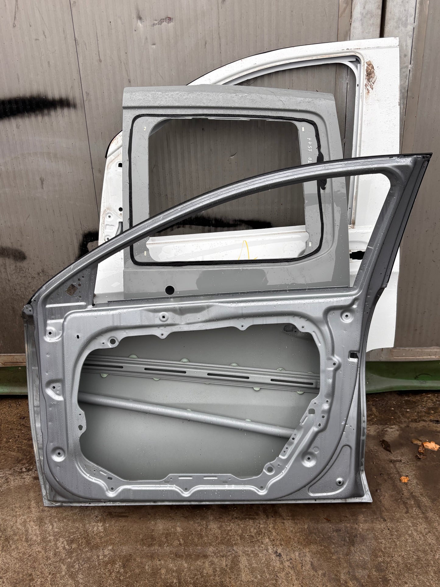 Предна дясна врата • Kia XCeed (2018–2024)