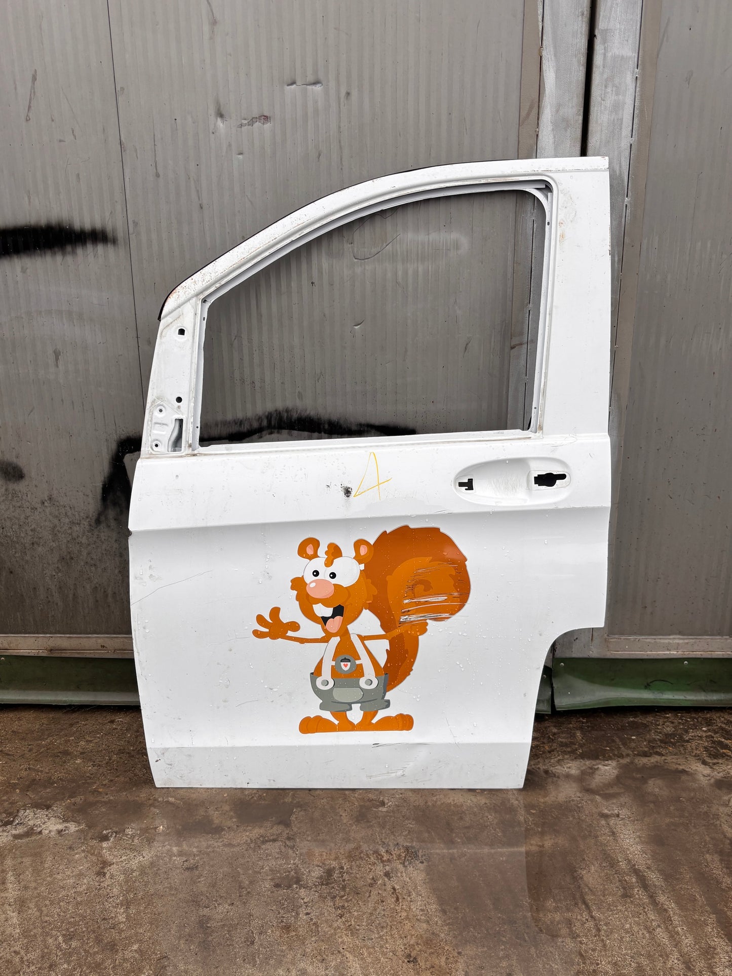 Предна лява врата • Mercedes Vito