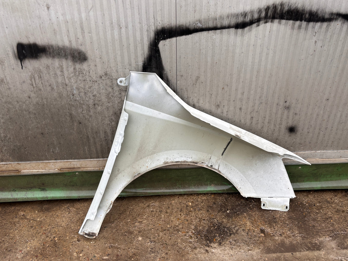 Преден ляв калник • Skoda Fabia 3 (2015–2019)