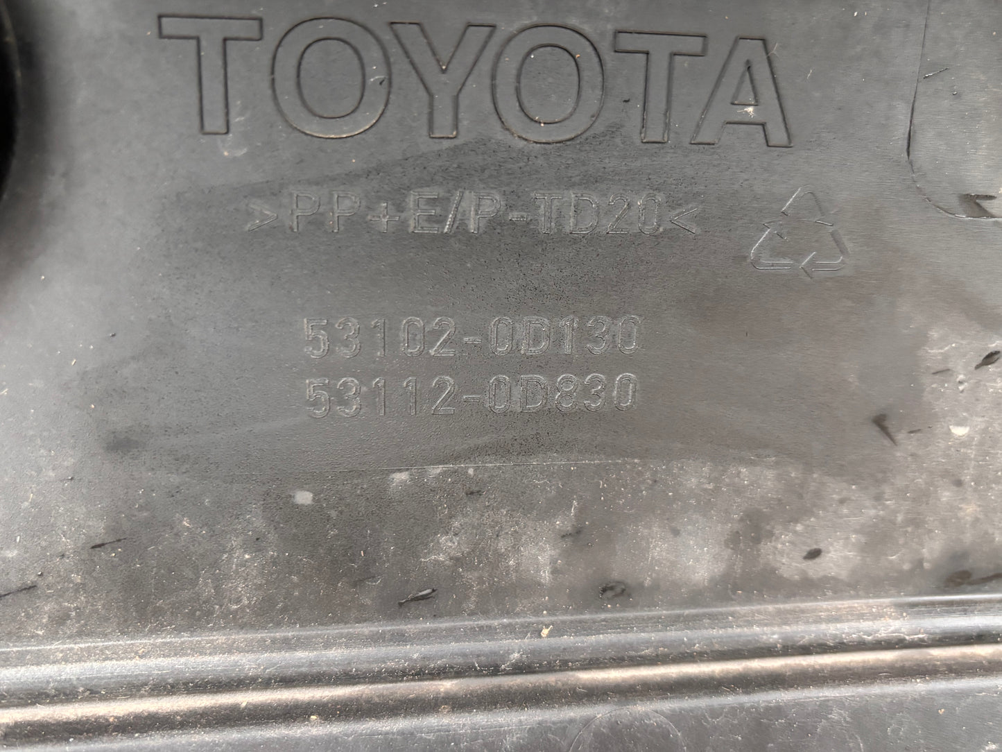 Предна броня • Toyota Yaris Hybrid (2017–2020)