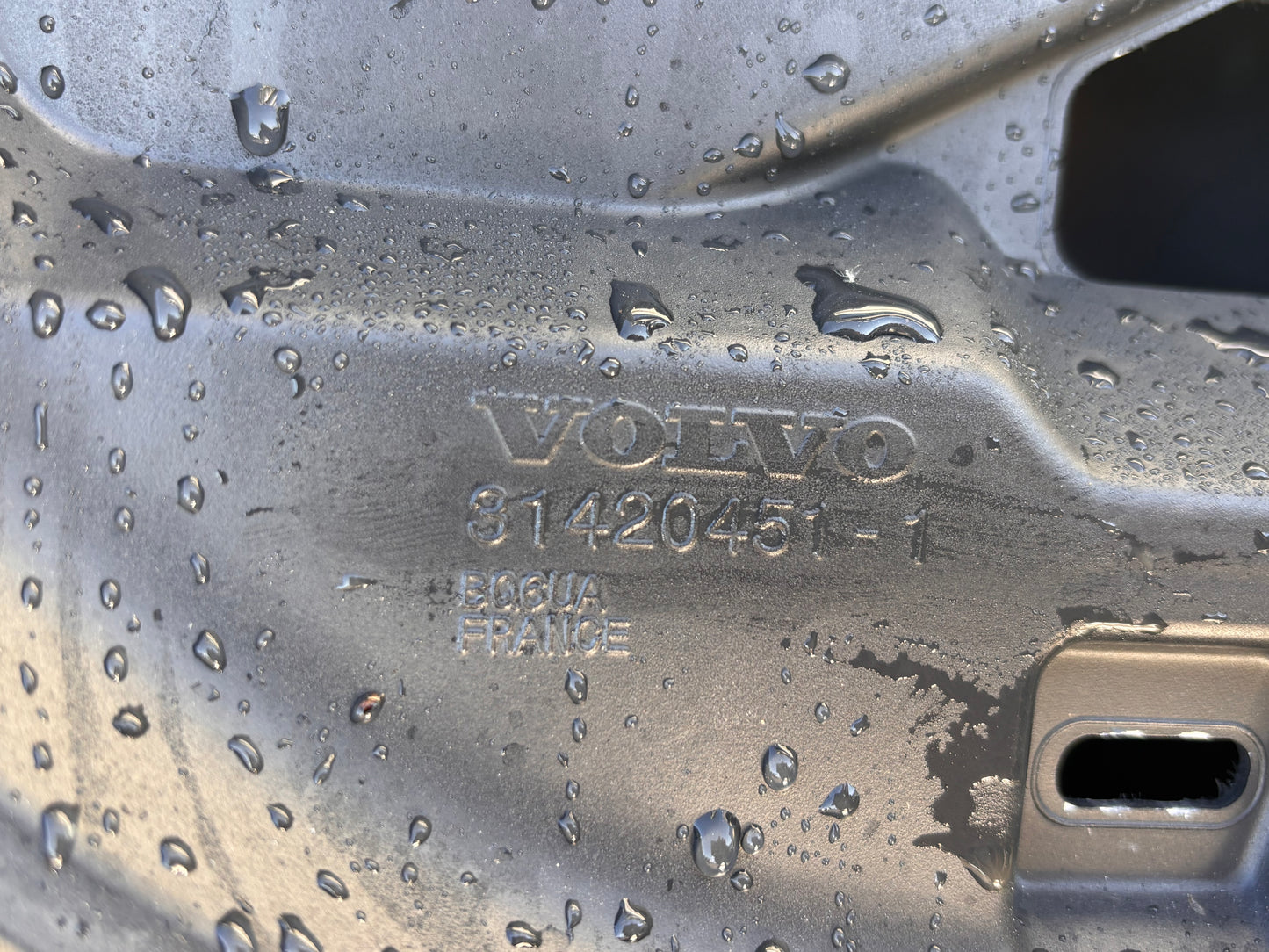 Багажник • Volvo XC60 2017–