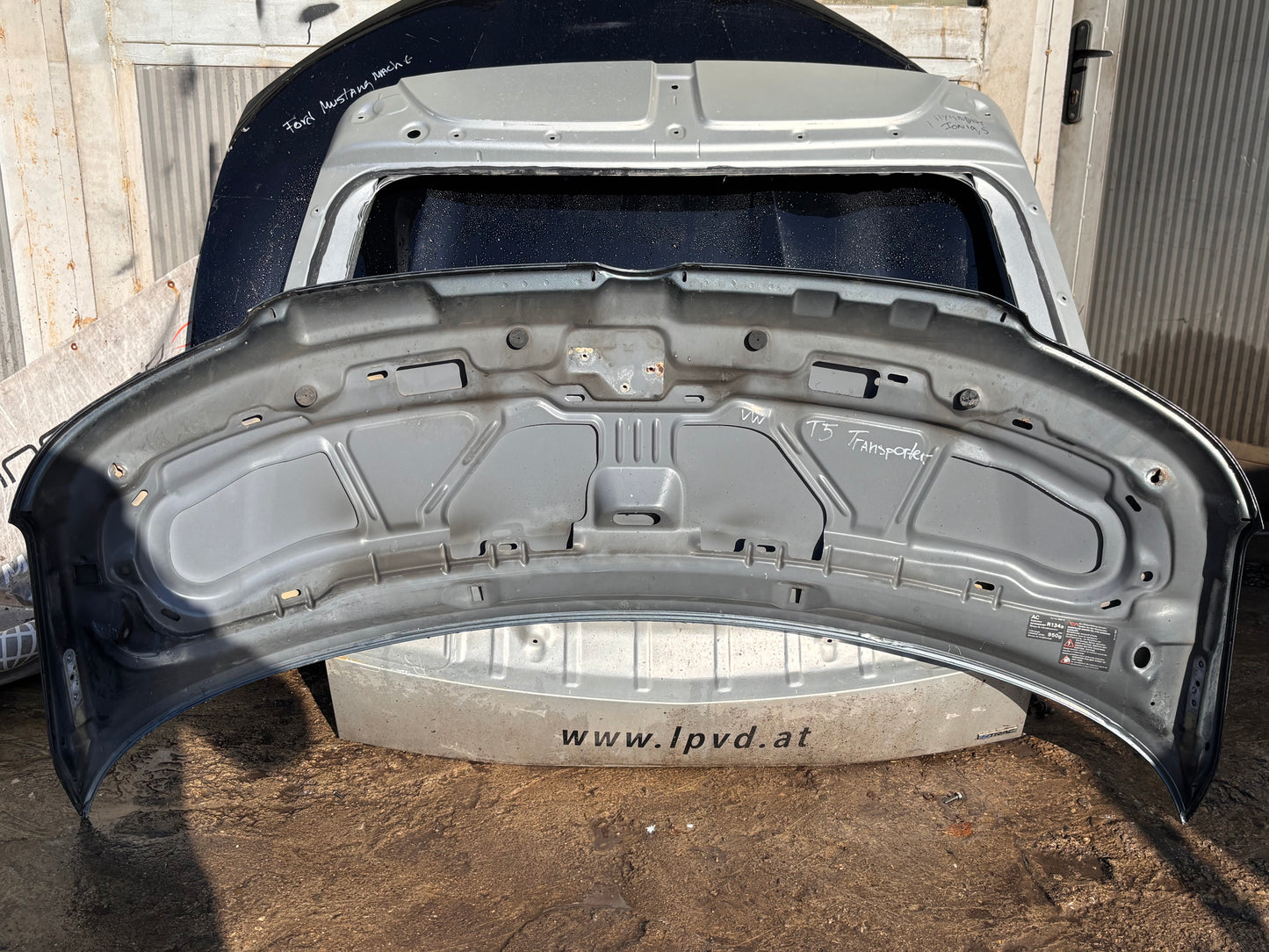 Преден капак • Volkswagen Transporter T5 (2003–2009)