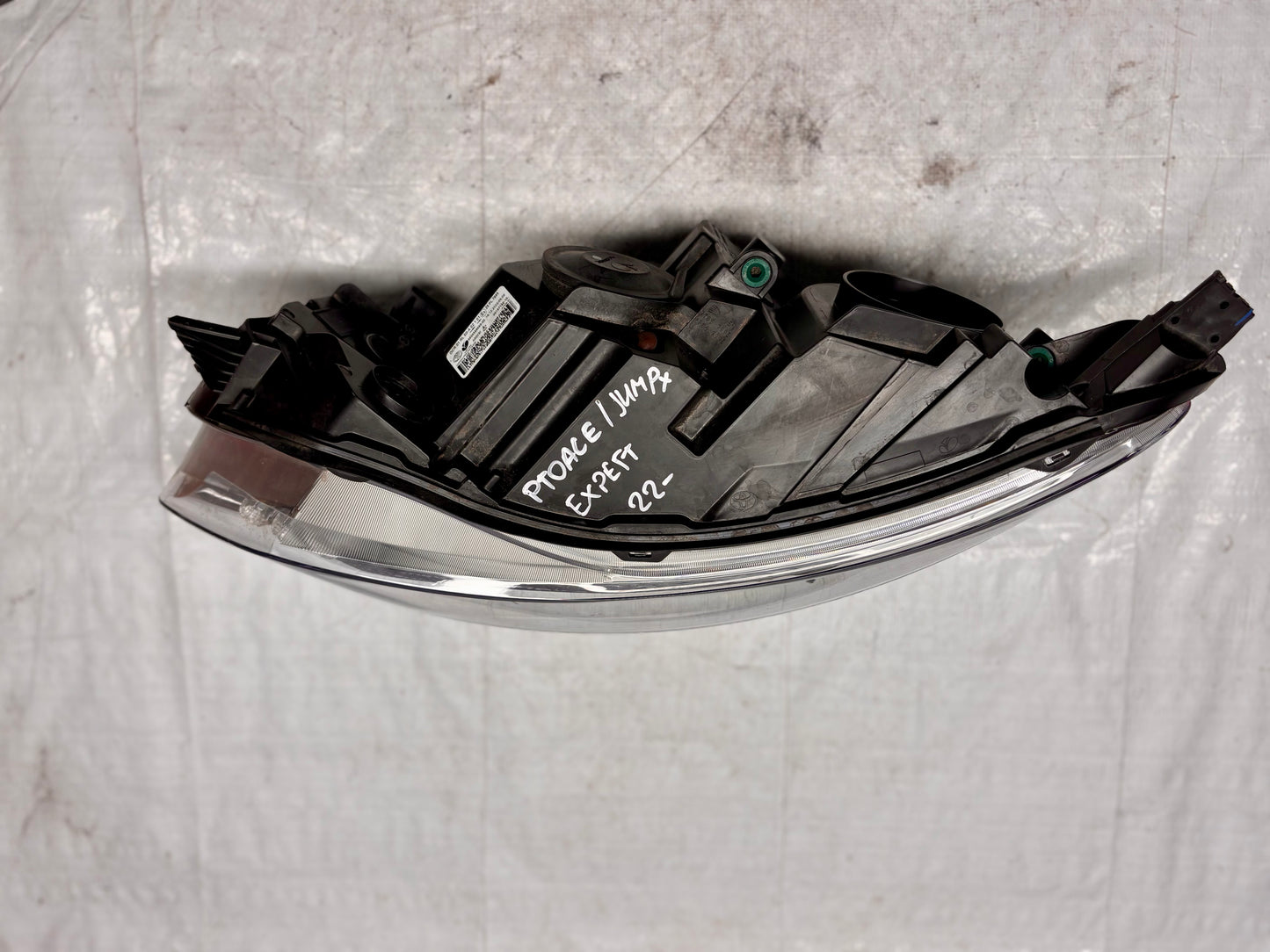 Ляв фар • Toyota Proace (2022–)