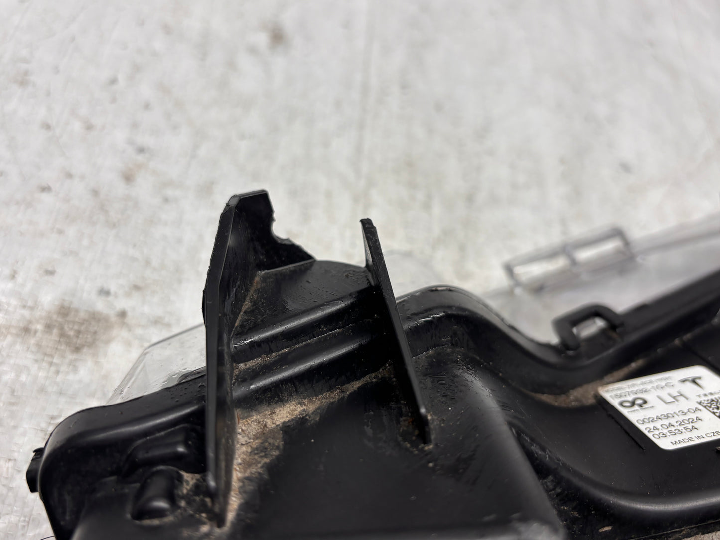 Лява дневна светлина (DRL) • Tesla Model 3 / Model Y (2020–2025)