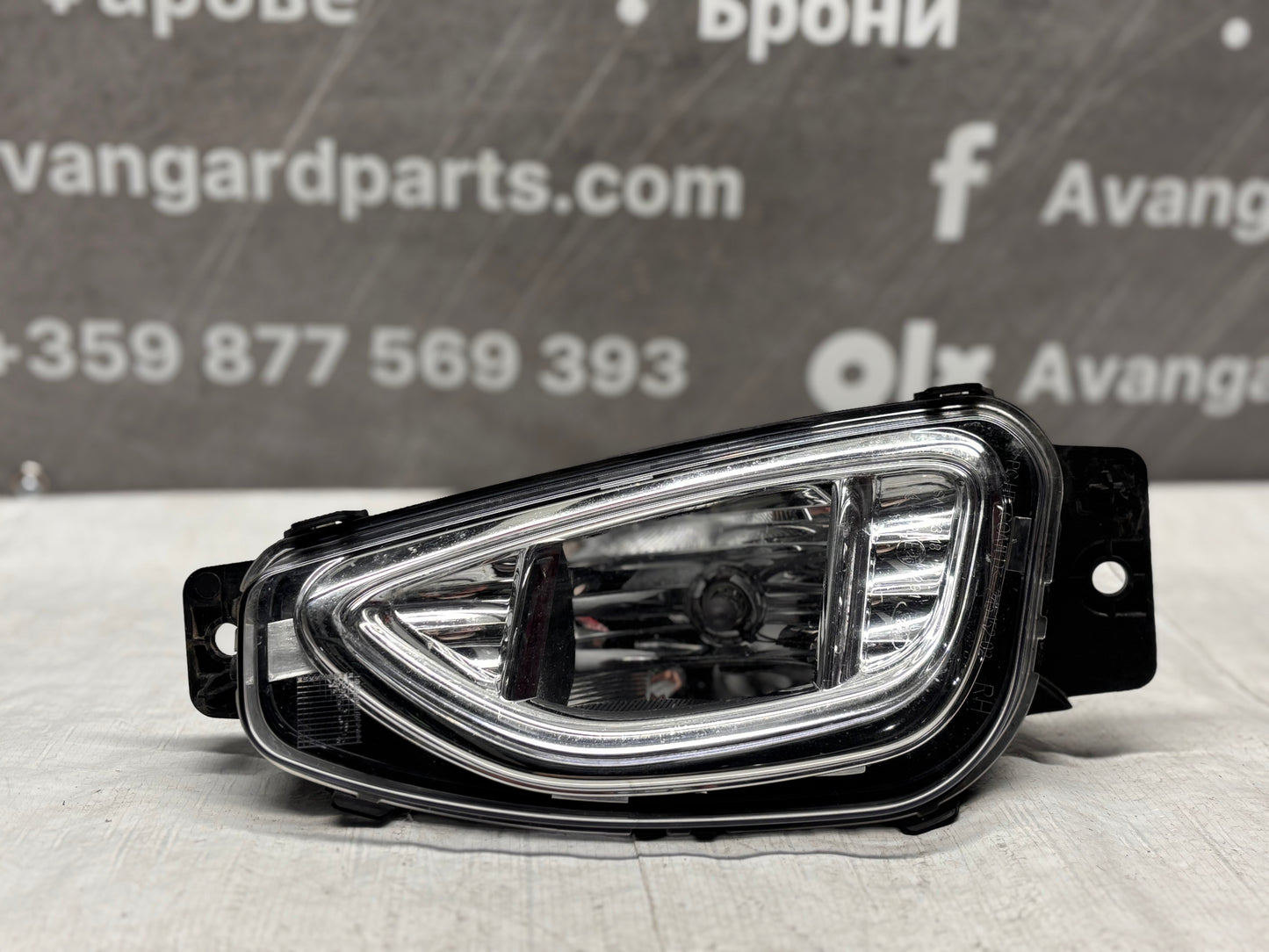 Дясна халогенна светлина (DRL) • Ford Kuga (2020–2022)