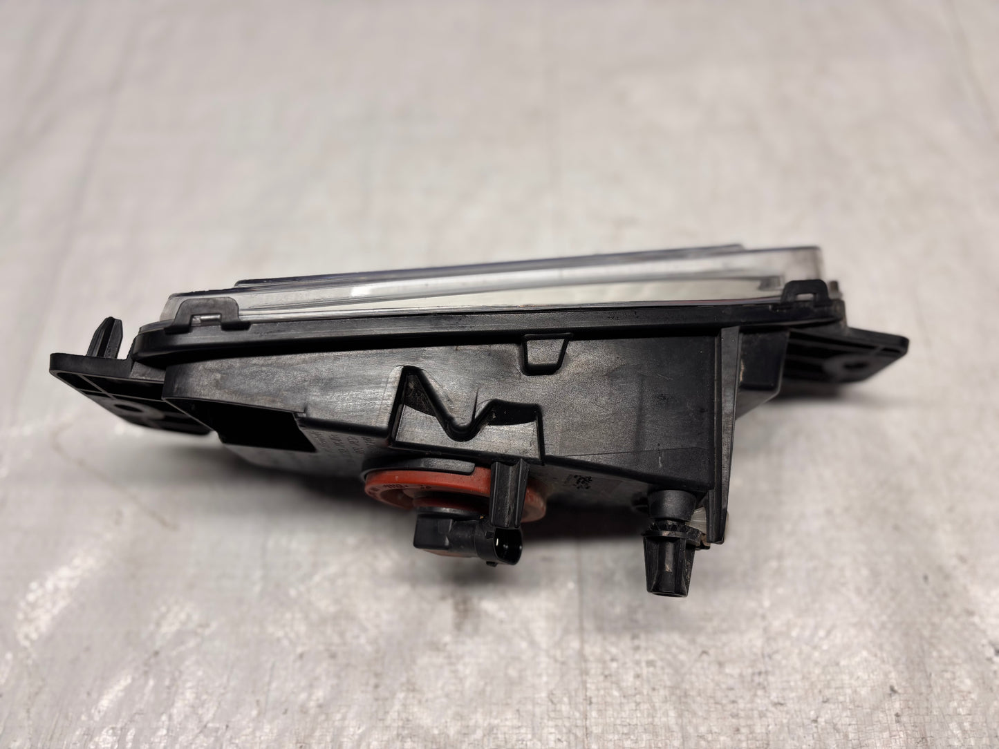 Дясна халогенна светлина (DRL) • Ford Kuga (2020–2022)