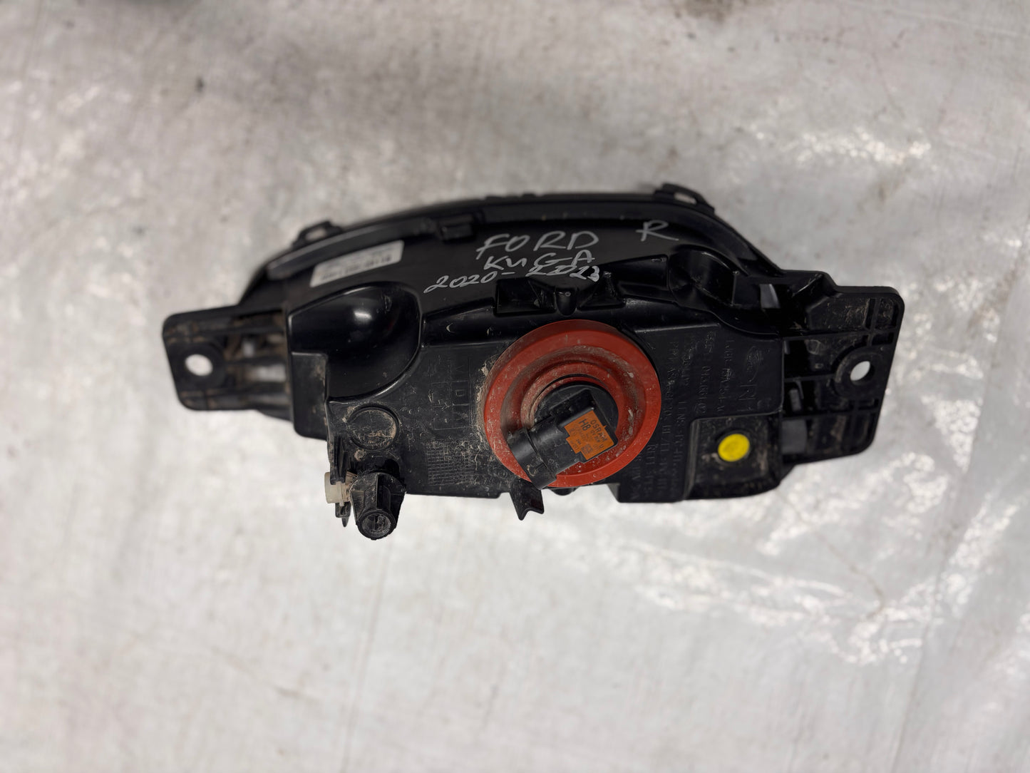 Дясна халогенна светлина (DRL) • Ford Kuga (2020–2022)