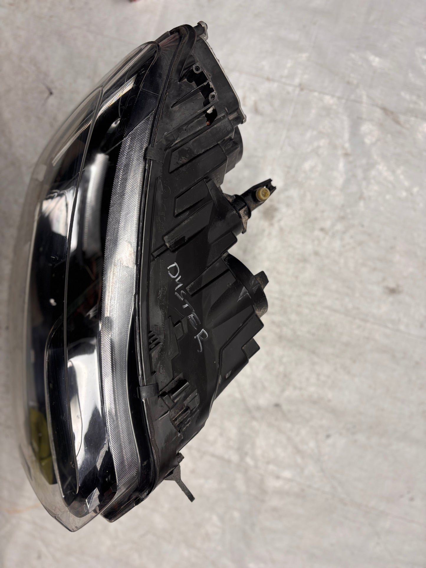 Десен фар • Dacia Duster II (2017–2021)