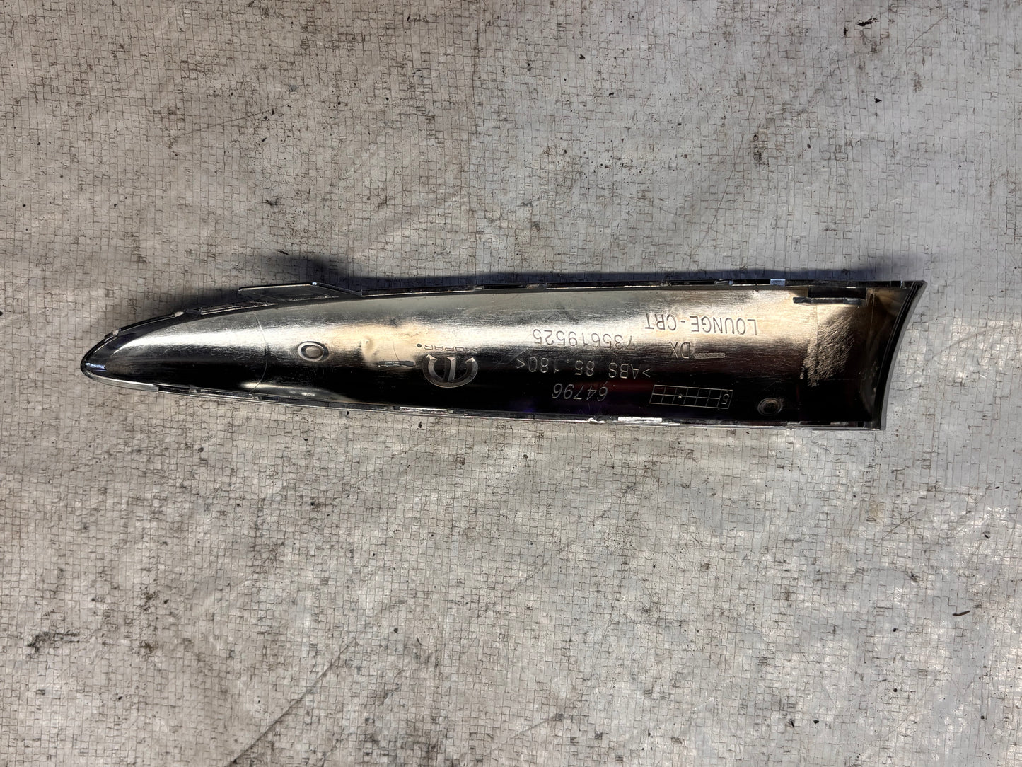 Дясна декоративна лайстна за броня • Fiat 500