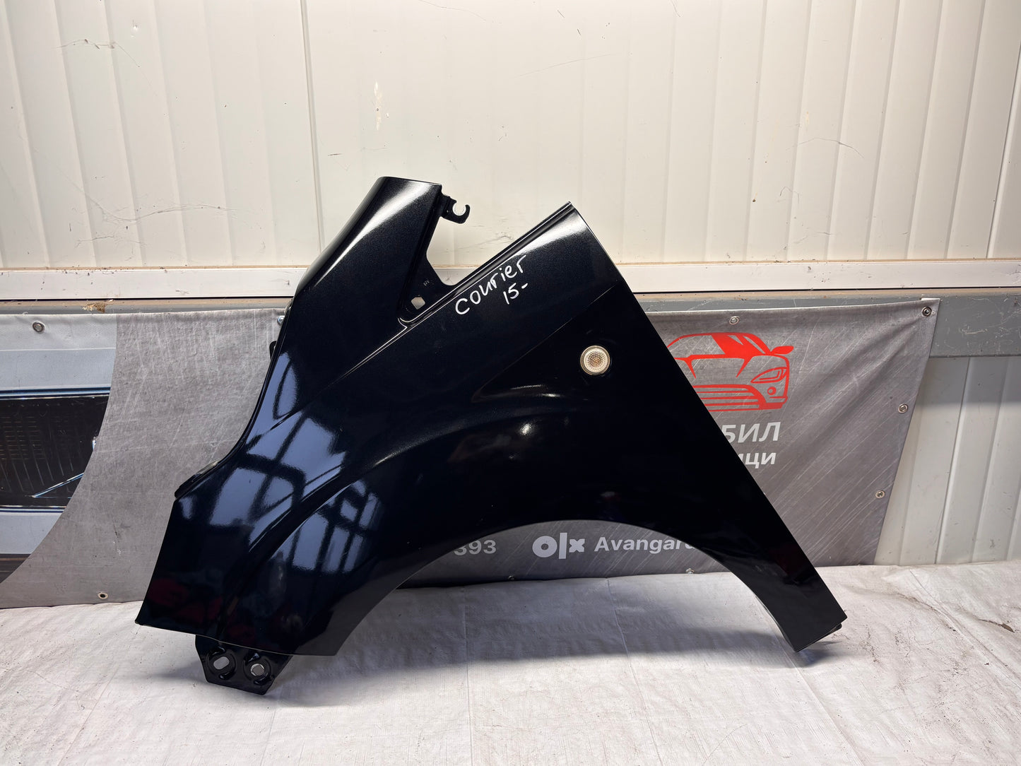 Преден ляв калник • Ford Transit Courier • 2014–2018