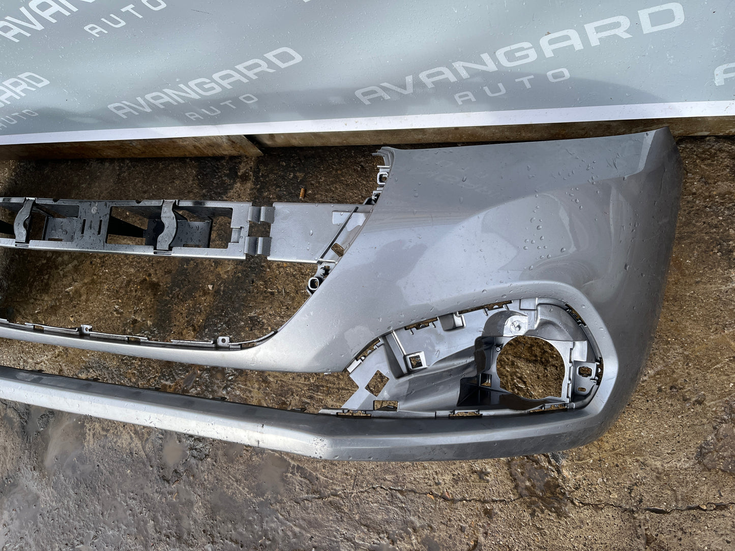 Броня Peugeot 208