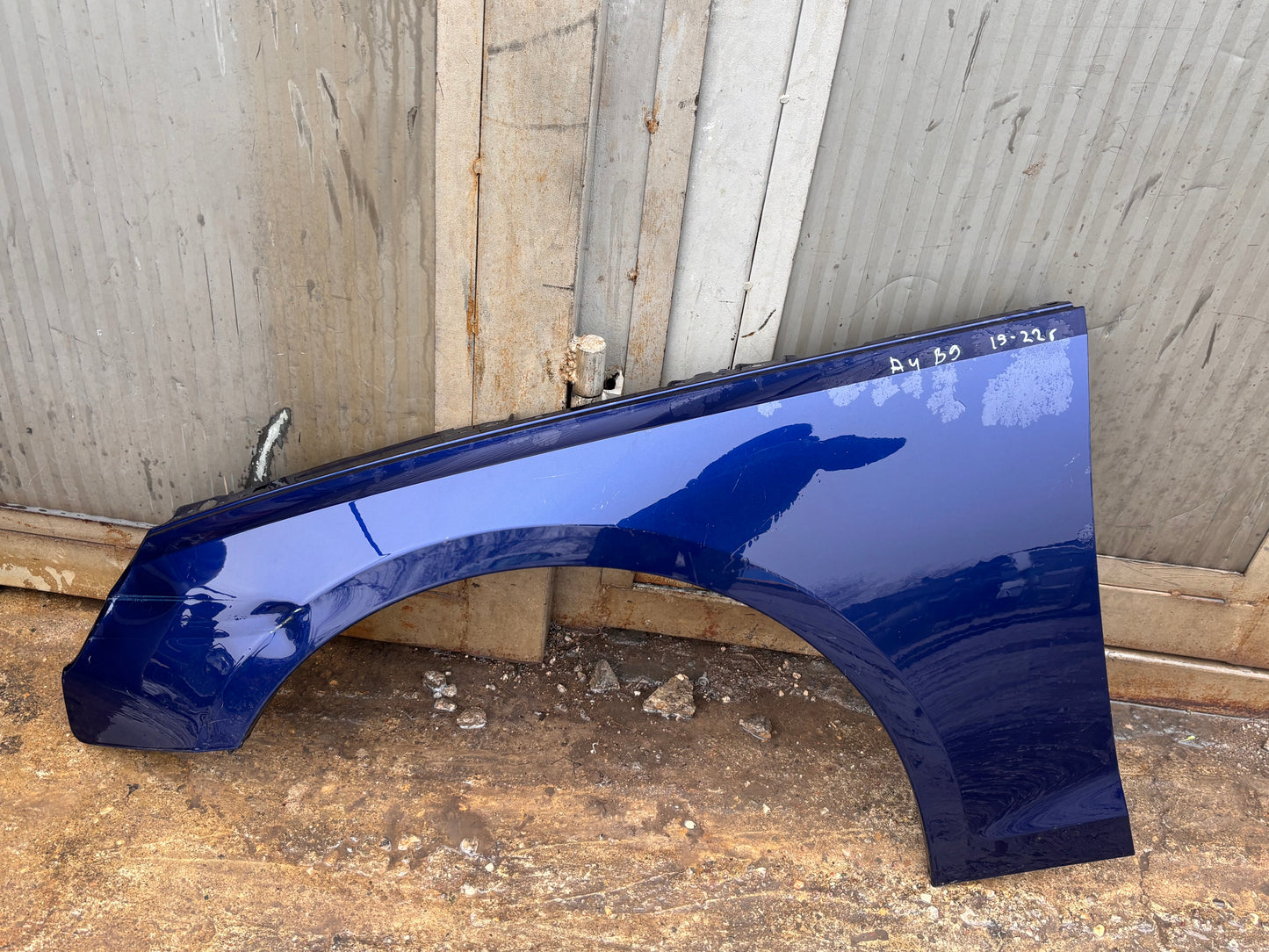 Калник преден десен • Audi A4 • B9 • 2019–2022