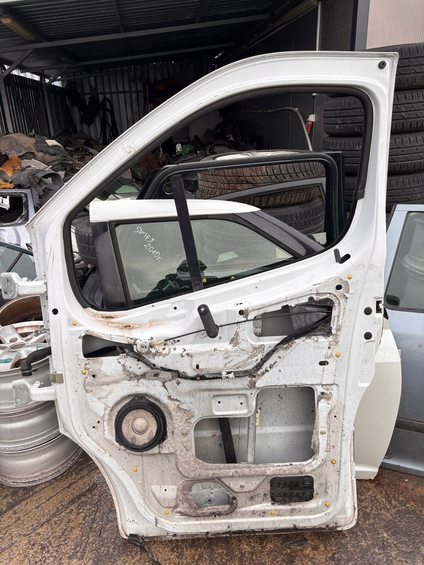 Врата предна дясна • Opel Vivaro • 2001–2014