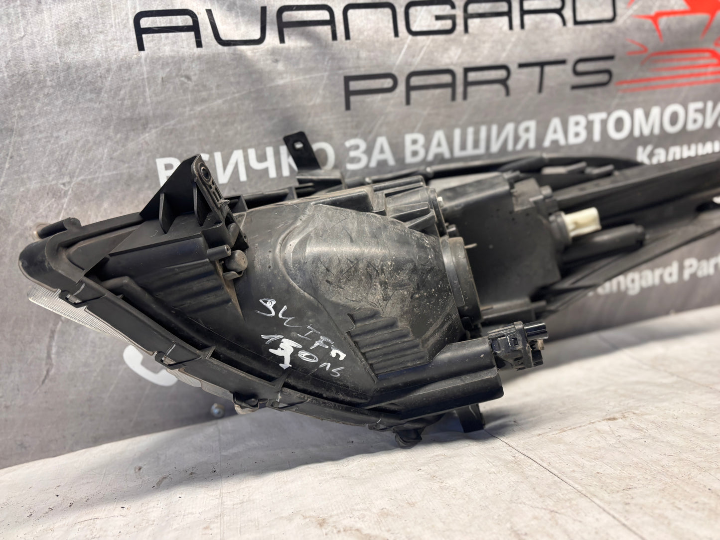 Фар преден десен • Suzuki Swift • 2010–