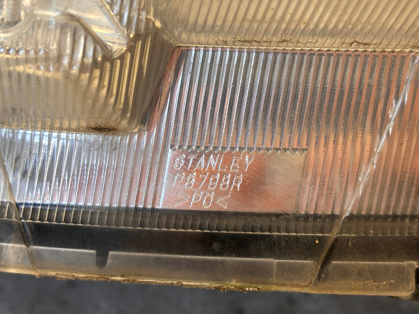 Фар преден десен • Suzuki Swift • 2010–