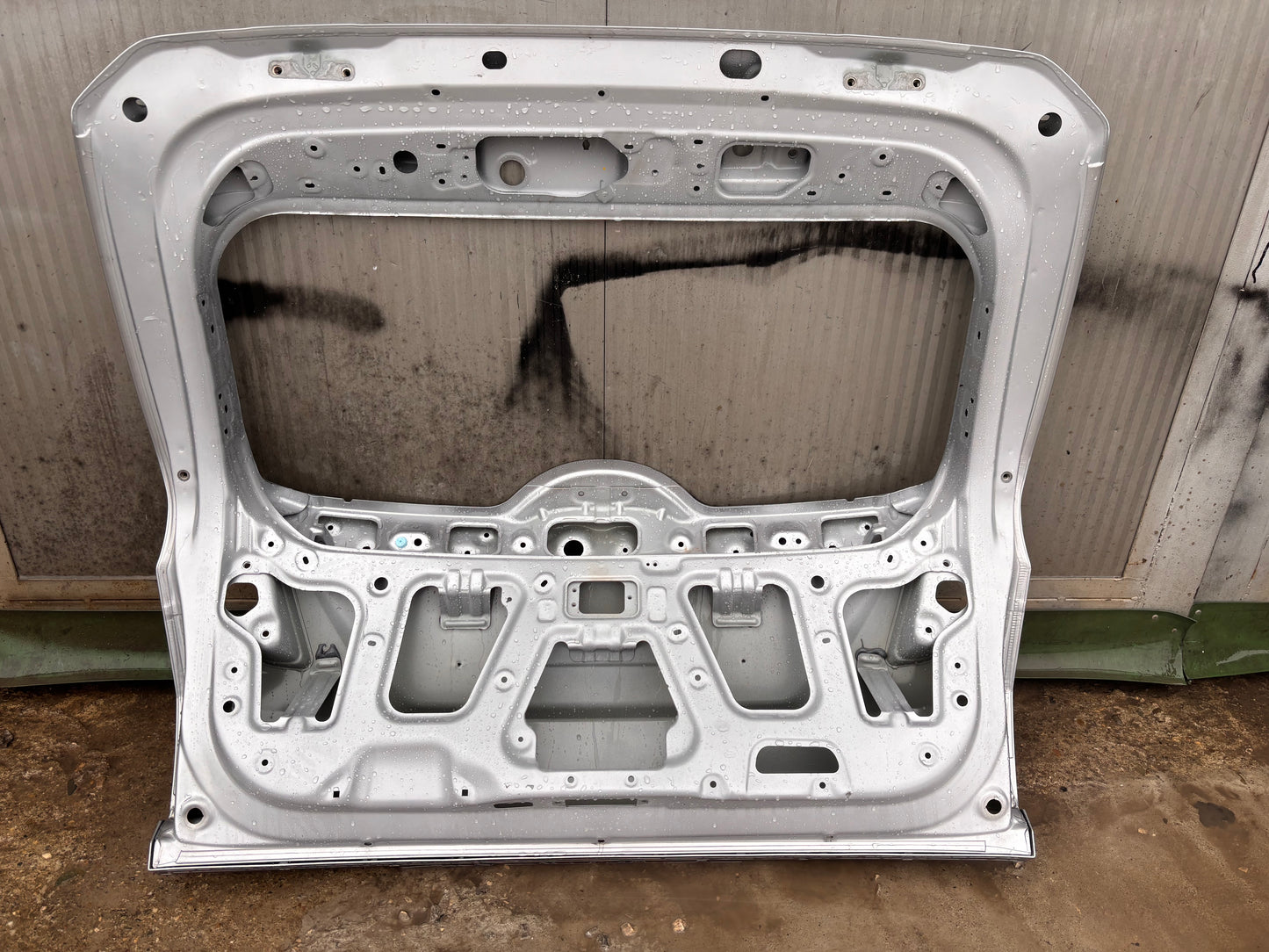 Багажна врата • Hyundai Tucson 20-