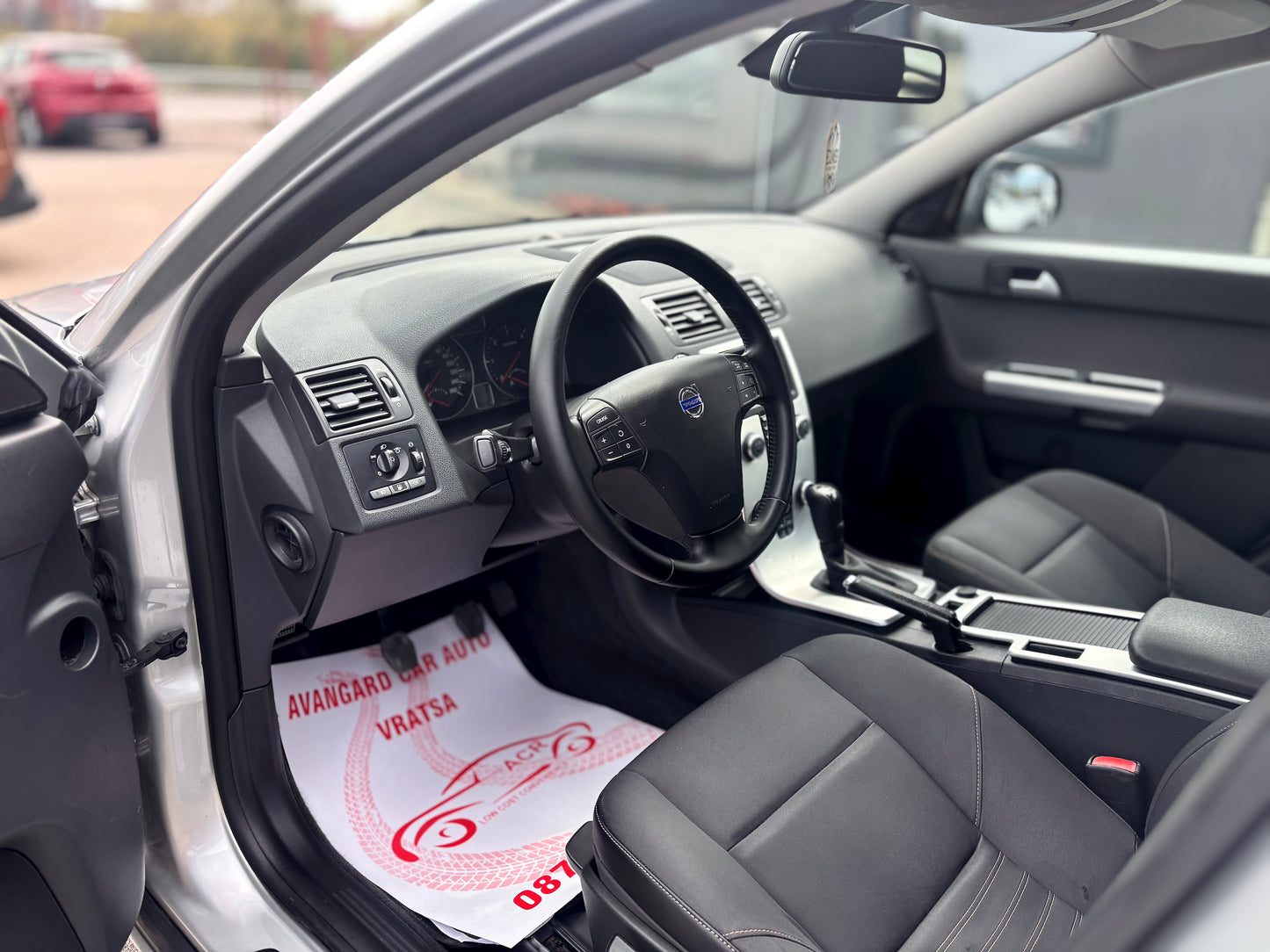 VOLVO V50