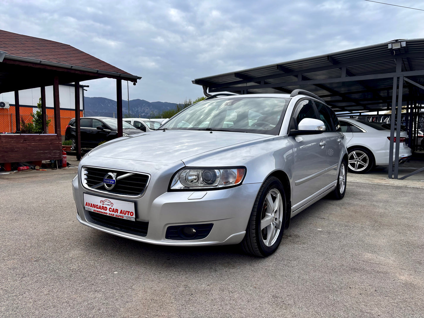 VOLVO V50