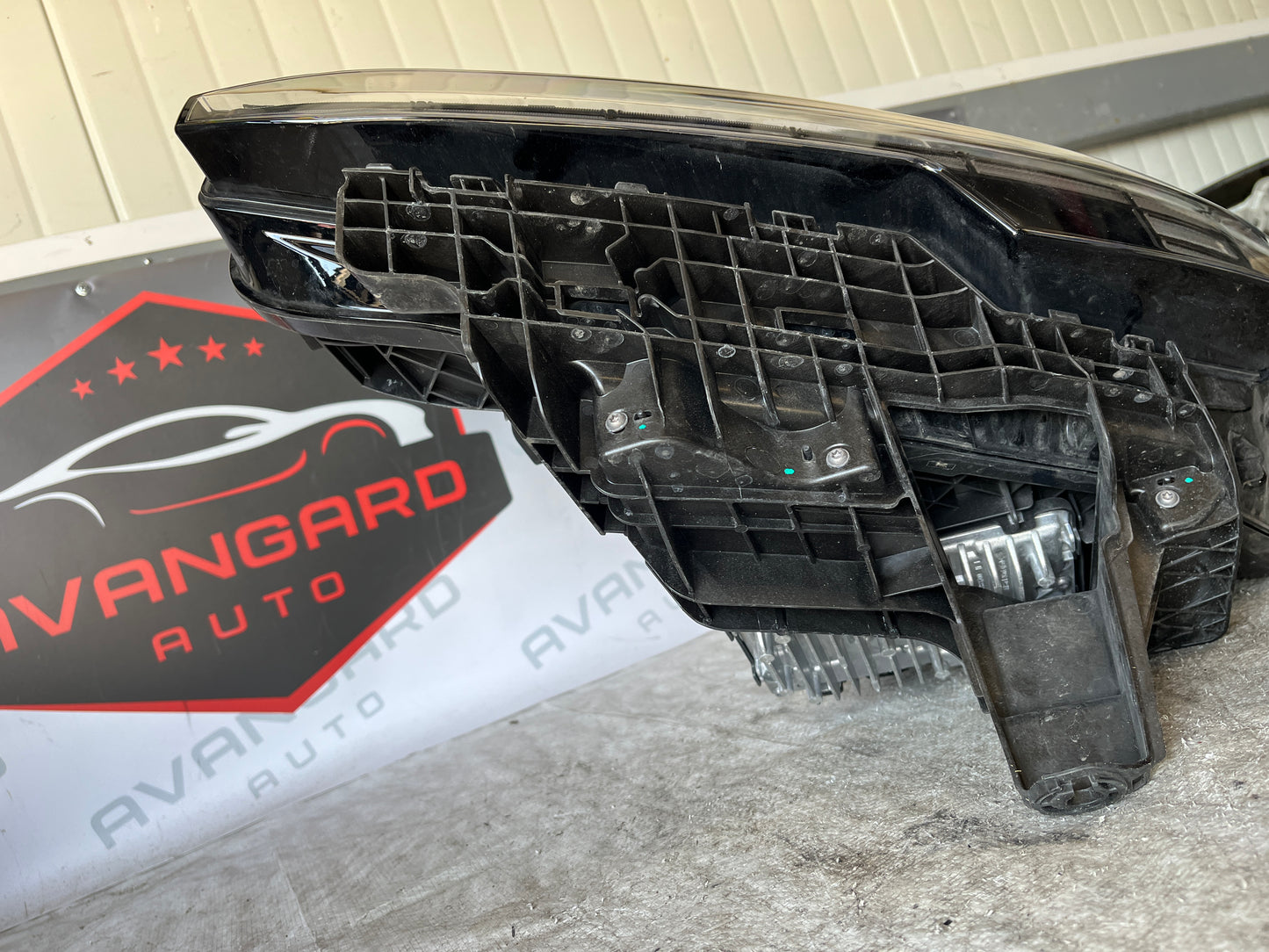ляв фар Volvo EX30 2023-