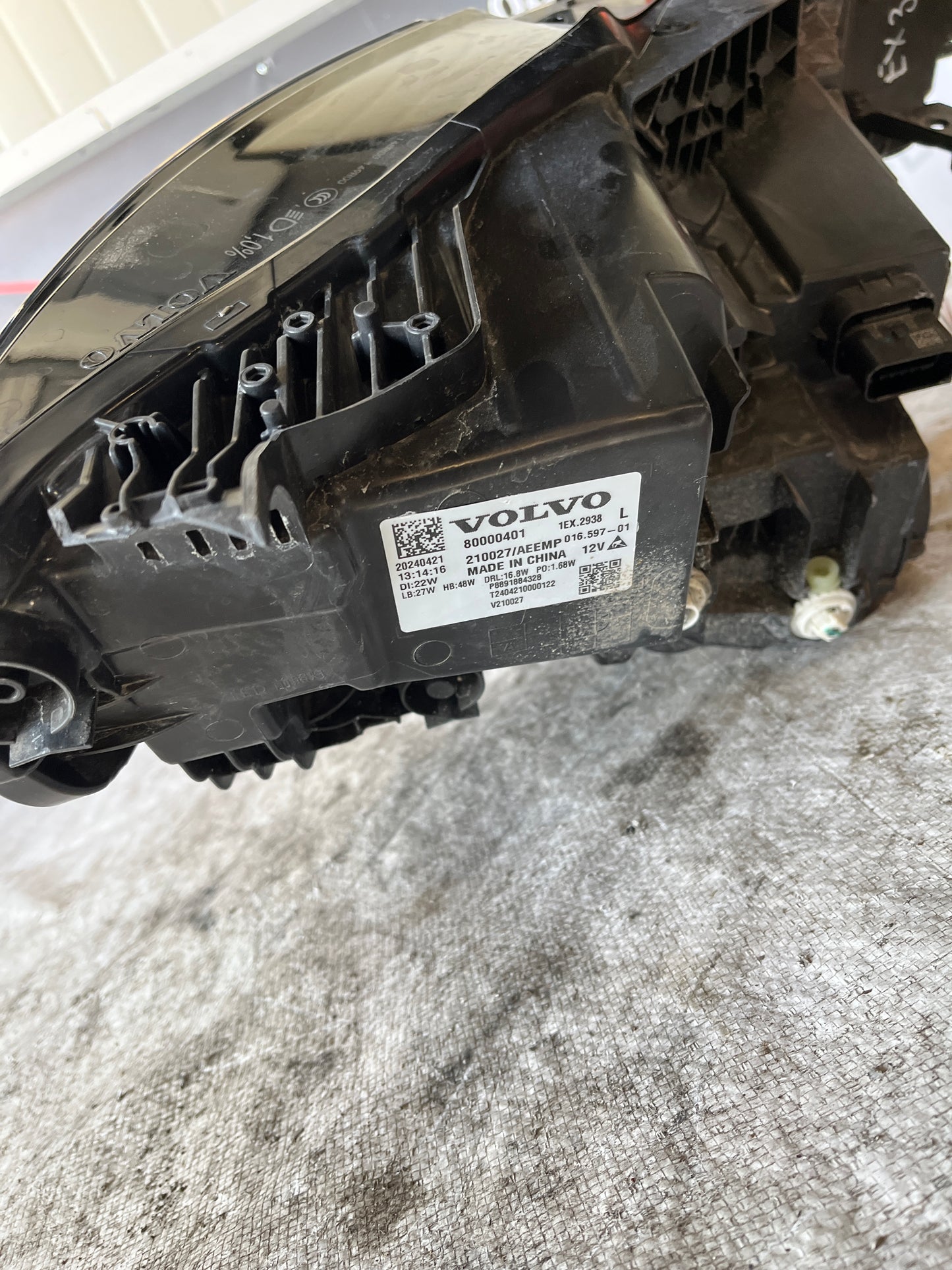 ляв фар Volvo EX30 2023-