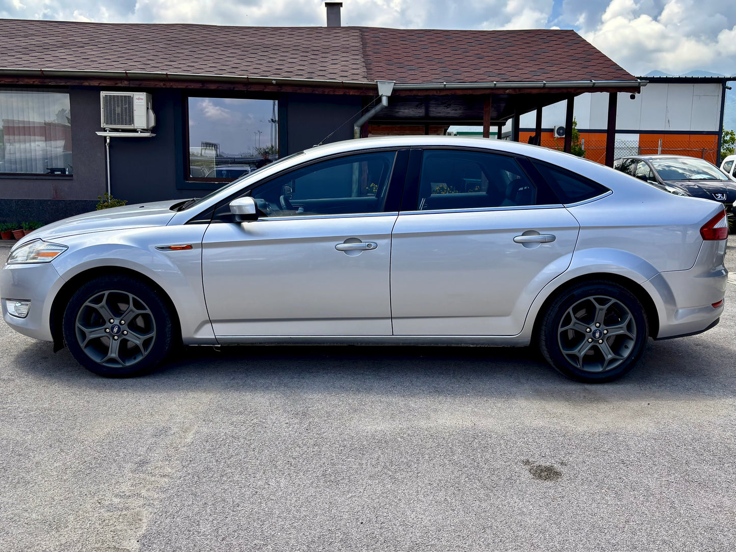 FORD MONDEO