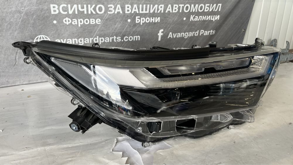 Ляв и десен фар Toyota Rav 5 2022-