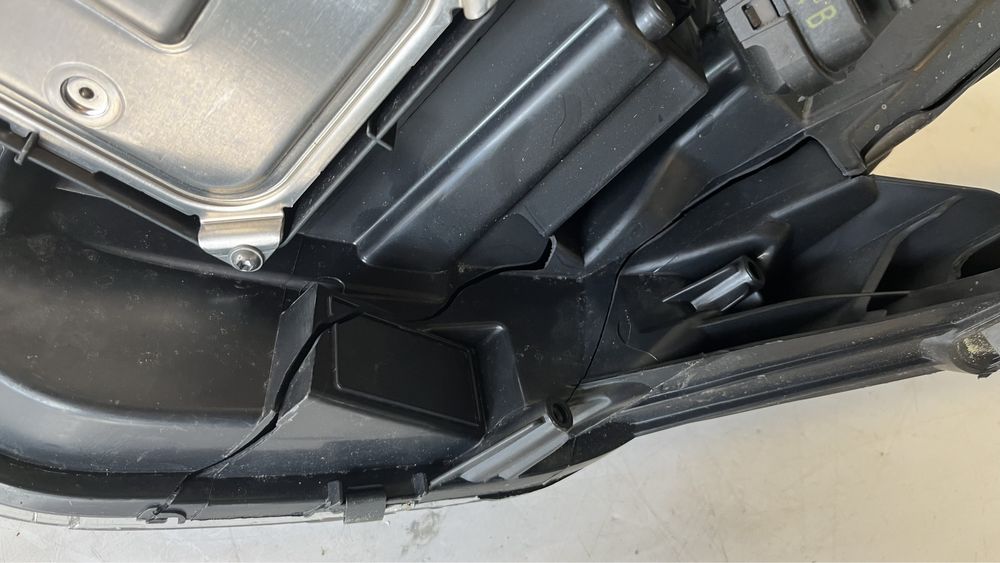 Десен фар Renault Clio 5 2019-