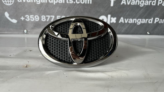 Емблема Toyota Auris 2