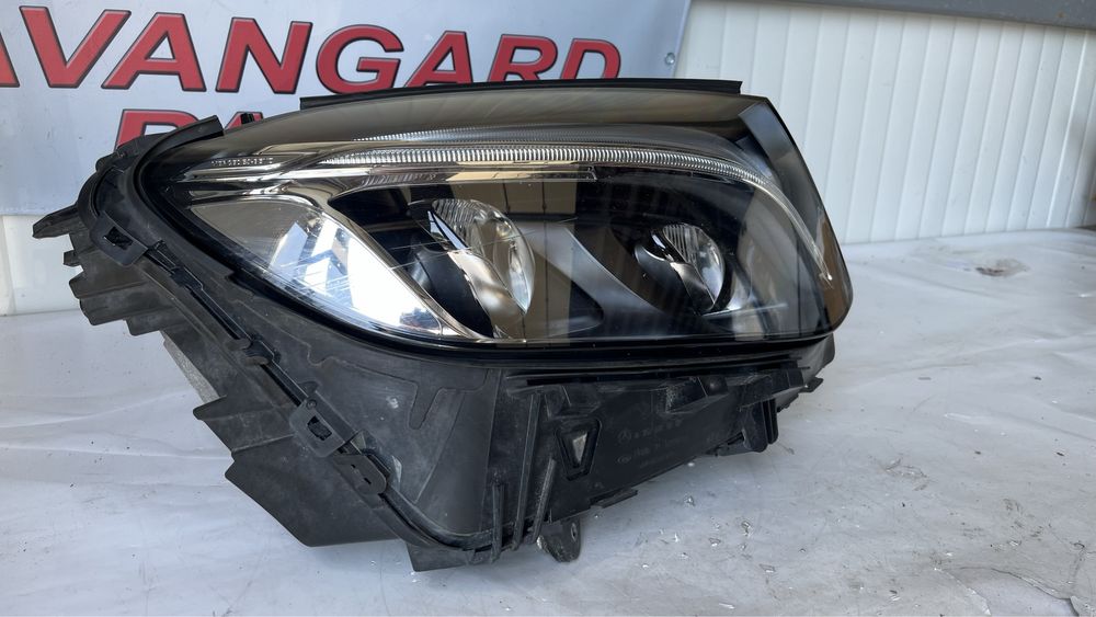 Ляв и 2 броя десен фар Mercedes GLC W253 2015-