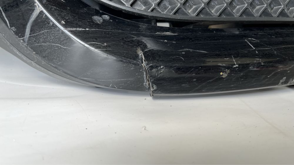 2 броя десен ъгъл за предна броня Audi Q3 (2011-2014)
