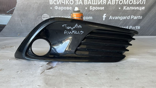 Дясна решетка за халоген Toyota Auris 2012-2018
